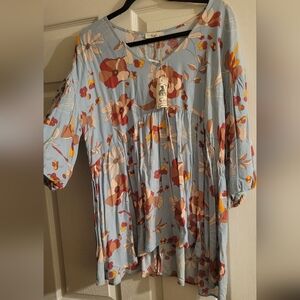 Easel floral boutique top